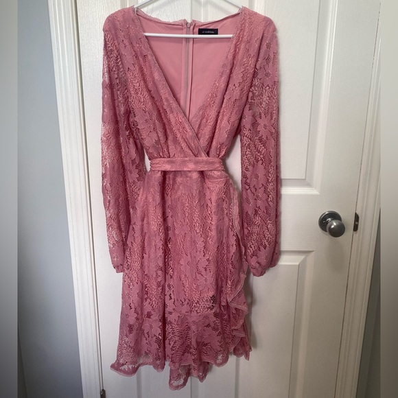 New Le Chateau Lace Mini Dress - Picture 2 of 2
